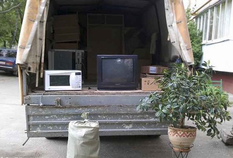 Заказать грузовой автомобиль для перевозки вещей : телевизор, диван из Комсомольска-на-Амуре в Комсомольска На Амуре