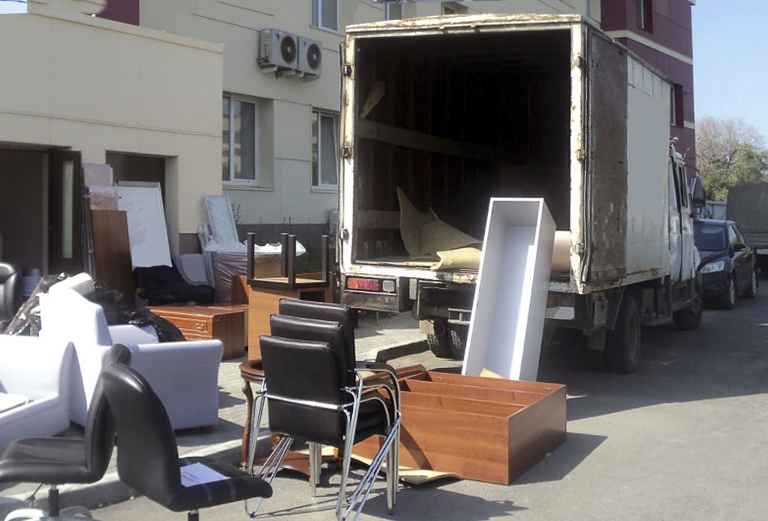 Заказ грузового автомобиля для доставки мебели : Диван 2-местный из Верхней Пышмы в Екатеринбург